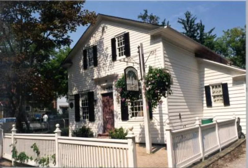 The Thornhill Village Library
