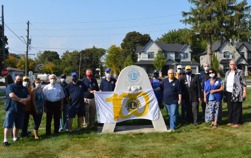 Lions+cheque+Morgan+Pool