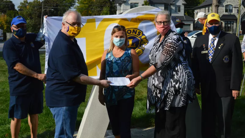 Lions+cheque+Morgan+Pool