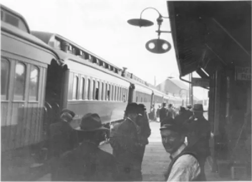 Station platform at Markham Village, M. 1988